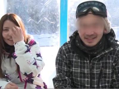 【エロエロカー】アベックの女の子に車内でノースキンチンポ挿入！