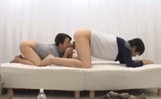 旦那では満足できていない欲求不満のFカップ人妻が後ろからフェラできてしまうデカチン童貞大学生と筆おろしミッション