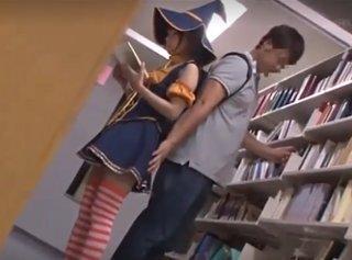 仲間内でコスプレ衣装に着替えて図書館に居た娘が一人で本を探している時にハードな痴漢をされトイレに逃げ込むも追撃レイプ