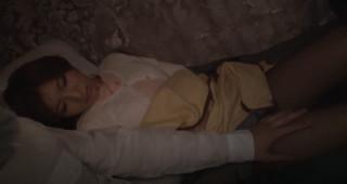 夜行バスで黒ストッキング女子大生を見つけたので消灯後に隣に移りお触りから口を塞いで巨乳を揉みしだき中出し