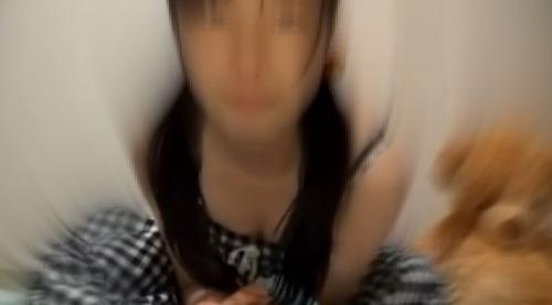 激ヤバ個人撮影！神ロリJC？中〇生にしか見えないロリ美少女が自撮りオナニー潮吹きを生配信！マ〇コがグチョグチョ音してます