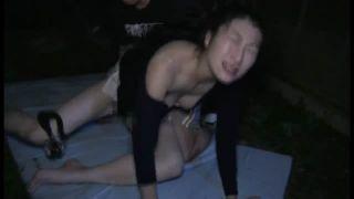 人妻レイプ！熟女人妻が夜道の背後からガチレイプ！パンティ剥ぎ取られ徹底的に犯され凌辱される！！