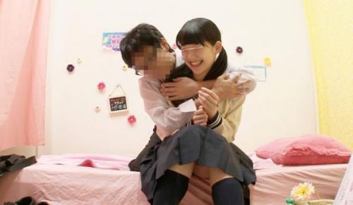 添い寝リフレでバイトするエロ行為絶対禁止の女子校生でも2人っきりの密室で素股を仕掛けたら中出しセックスまでできる説！