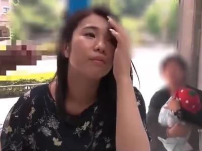 (外見える!?+素人ナンパ)豊満ボディの子持ちのママにデカチン挿入して不倫生出しファック！抜けすぎ注意なR18動画