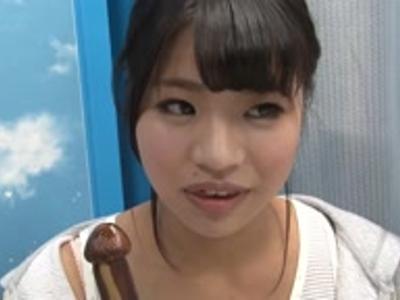 (外見える!?+素人)【エロエロカー】女子寮に住む性欲ムンムンなJDが男性器で大発情！見ると発情しちゃうエロ動画