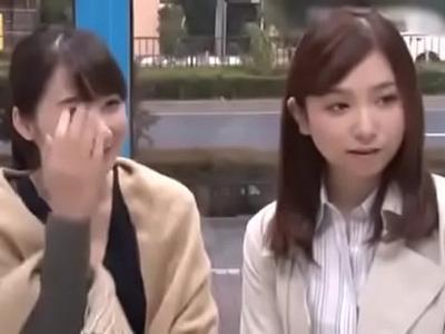 (エロエロカー+素人)【エロエロカー】乳首の色が気になる美人妻にクリーム塗り込みスケベエステ！発情しちゃうAV