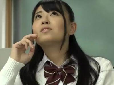 制服姿のギャルJKが職員室で先生とセックス！媚薬を盛られてだんだんと発情してきちゃった女子高生！ムラムラ最高潮の即抜け映像