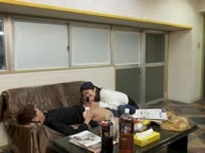 (おっぱい+エロ動画)『やめて下さい…』新人ADに強制セクハラ！生ハメされて生出しされた女子社員！おかずにしたいスケベ映像