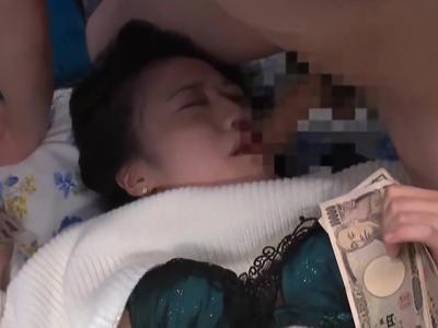 (外見える!?+素人)感じのいいギャル娘をおもちゃ責め！エロバイブでイキまくってそのまま寝取りファック！発情確実な超スケベな動画