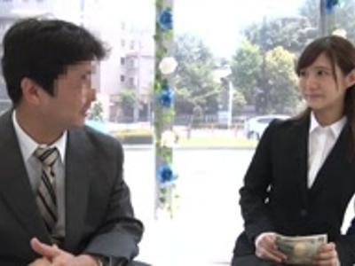 (OL+素人)昼休み中の同僚同士の2人を車内にマンツーマンにしてモニタリング！種付けH！抜けすぎ注意な18禁映像