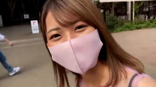 激カワ彼女とイチャイチャセックスでお口に放出！こんな可愛い子の美乳おっぱい堪能してみたいものですねぇ