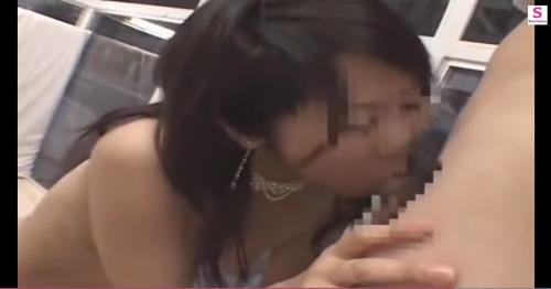 【熟女ナンパ】連れ込んだ美乳熟女の手コキフェラで口内射精する快感