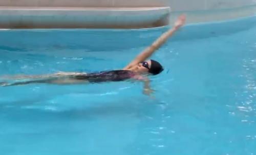 【一颯めぐ】ずっと水の中で泳ぐことに打ち込んできた。これからはおちんぽ様を喜ばすことに打ち込んでいく。