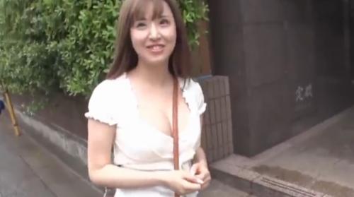 隠れ巨乳発掘調査！いや隠れてない隠れてないｗｗ歩いてる姿がすでにバインバインやんけｗｗｗｗもれなく抱いちゃいましょうね！