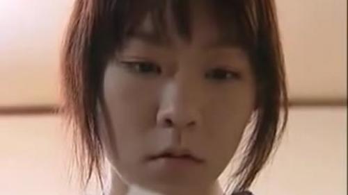 【ヘンリー塚本】幸薄美人妻が隣人の男からの熱烈アタックに嫌がる素振りを見せつつも激しく抱かれる
