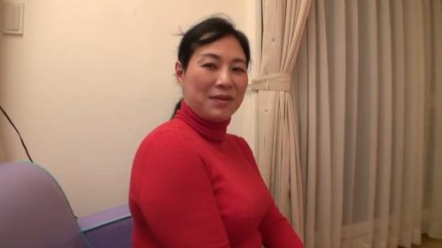 むっちむち豊満熟女が若いお肉棒に夢中でしゃぶりついてしまう淫乱おばちゃんがエロイ！