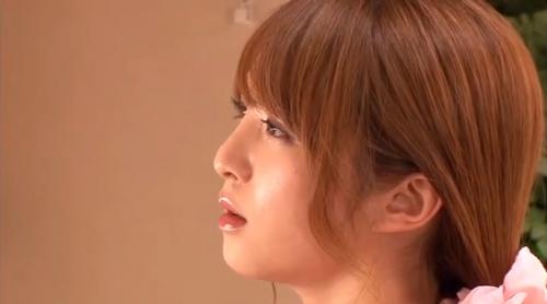 【大橋未久】ムラムラした裸エプロンの美人奥様がオナニーを開始