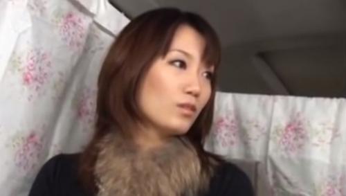 ナンパしたセレブ奥様を車内で言葉巧みにセックスに持ち込んでいく！