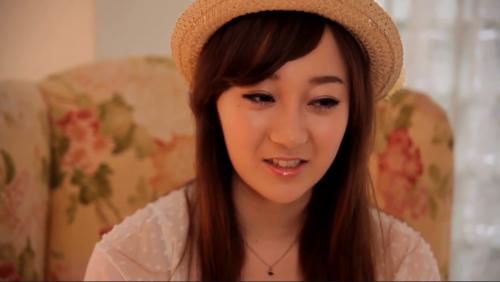 巨乳顔JDの潮吹き乱れ性交