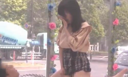 男女の友情とか無いから。男はいつも出来るならしたいと思ってるよ。当たり前だよなぁ