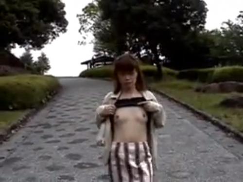 変態夫婦の露出旅行。興奮したまま旅館に帰りあとは変態プレイをしっぽりと