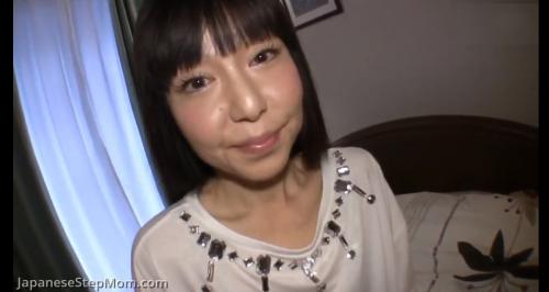 可愛らしい雰囲気を醸し出した美熟女としっぽりイチャイチャセックス