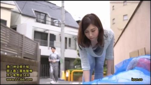 【佐々木あき】男が一番興奮するのはやっぱ胸チラだよなｗｗｗｗ