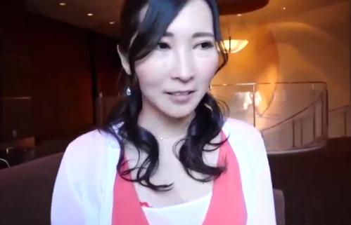 清楚セレブマダムですが美巨乳を震わせ浮気おちんぽの上で乱れまくっちゃうようです