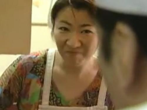 お昼の部は終わり。準備中にしたらあとは午後の部までセックスの時間さねっ！町中華の店主とパートの主婦はやりまくり