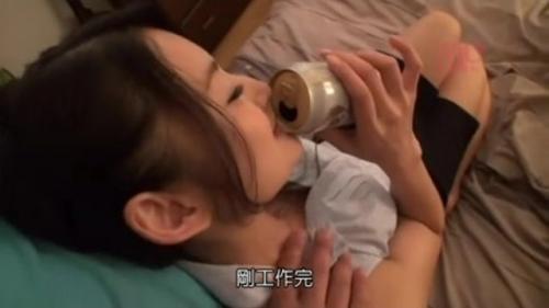 泥酔した隣の奥さんとエッチな関係になっちゃった