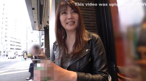 エロい雰囲気が醸し出てるムチムチ美熟女奥様がホテルで朝からディルド浮気エッチッチ！！