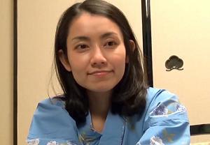 【不倫旅行】寂しげな熟女と不倫温泉旅行へ出かけ気持ちよくさせて快楽で慰める