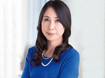 【四十路】初めてのAV出演で緊張する四十路熟女が感じまくって潮吹きして大きい声で喘ぐ淫乱熟女だった