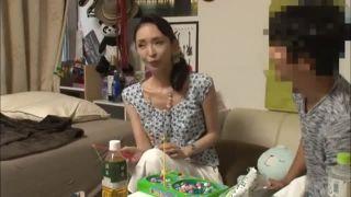 【熟女ナンパ】綺麗な熟女をナンパして部屋に連れ込み