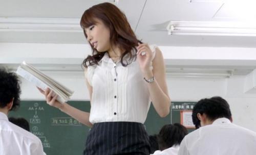 【美雪ありす】不良生徒を濃厚フェラして最後は顔射で更生させる美人な女教師