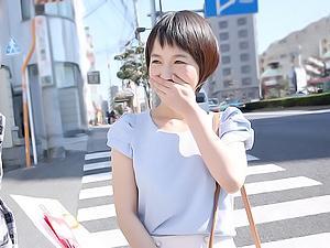 【野球拳】ショートカットの可愛い子が負けてハメられ中出しされちゃう。