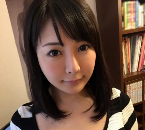 【人妻ナンパ】若い男にナンパされて舞い上がった人妻がハメ撮りに中出しまで許しちゃう