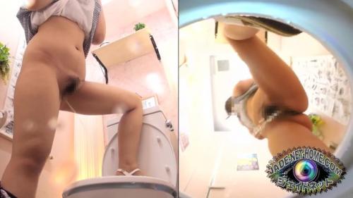 泥酔女たちが意識もうろうと立ちション