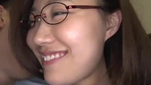 スレンダーで知的な美人アスリートのラブラブセックス！引き締まった筋肉質なお尻が最高！