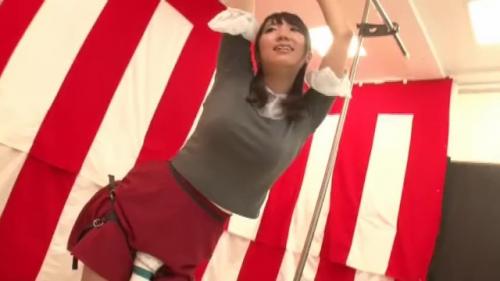電マ当てながらノーリアクションクイズにチャレンジ！ちょっとでも感じたら男優さんとセックスしなければならない鬼畜企画！