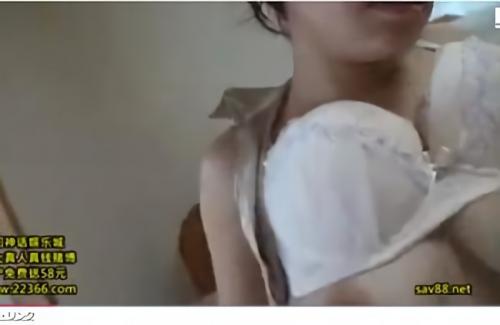 【出張マッサージ】「奥さん…脱いじゃいましょうよ…」施術師のデカチン見て興奮しちゃった人妻が服を脱いで夢中フ〇ラww