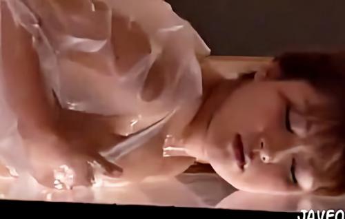 【エステ】むっちゃ色っぽい人妻♡「あれぇ…奥さん…何やってるんですか…」媚薬が効きすぎて自分でキモちぃことしちゃう♡