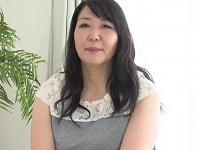 五十路のポッチャリ初撮り妻。緩んだ贅肉揺らしながらのまぐわい