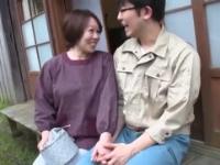 田舎に住むおばさん。若い男に抱かれて喘ぎ悶え絶頂イキ中出しファック、もう夢中