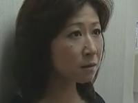 《美里流季》娘婿を愛してしまった熟女義母。娘が入院中、そのチンポで激逝き、発情ファック。《ヘンリー塚本》