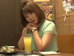 【居酒屋ナンパ】相席した巨乳の主婦をお持ち帰りして迫って寝取っちゃいます。全裸にしての生ハメ中出しファック