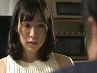 夫の失態を許す代わりに身体を要求される人妻。拒みながらも強引にマンコへねじ込まれる上司の肉棒