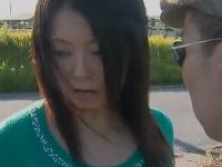 【ヘンリー塚本】カバンを盗んで捕まった熟女。 納得しての犯されファック