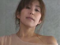 ＞実験台として薬を投与された熟女。そして淫乱へと豹変。縛られて拘束されたまま中出しレイプされ痙攣イキ