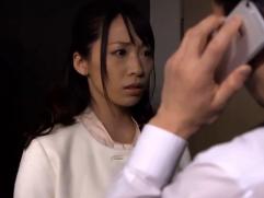 【桃瀬ゆり】「妻を滅茶苦茶にしてください」浮気をした妻への制裁。夫の見ている前での強制、3P、中出しレイプ